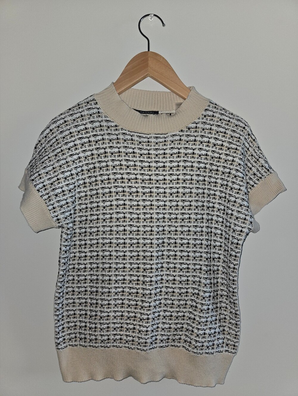 T Tahari Women’s Cream and Black Knit Short-Sleeve Sweater Top Size S